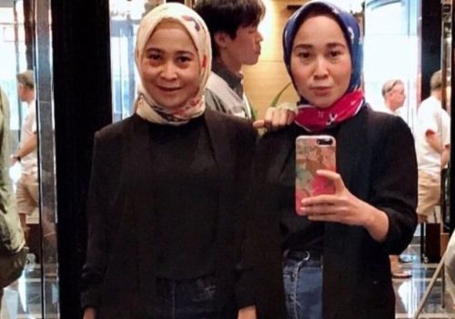 Ini wajah tersangka kasus penipuan preorder iPhone Si Kembar Rihana dan Rihani.(Tangkapan layar akun Twitter @mazzini_gsp)
