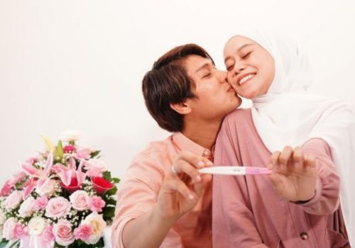 69278-lesti-kejora-dan-rizky-billar-umumkan-kehamilan-dengan-andalan-pregnancy-ovulation-test-kit