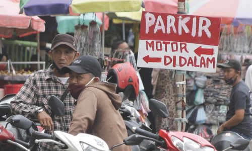Papan penunjuk parkir di kawasan Pasar Tanah Abang, Jakarta, 5 Oktober 2021. TEMPO/Muhammad Hidayat