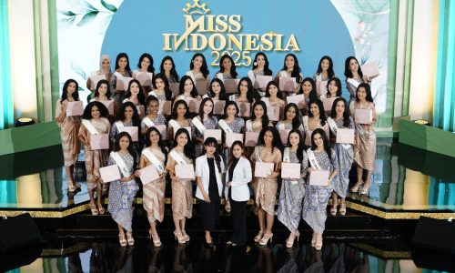 dr. Ike Prabawati & dr. Adeela Sandria bersama Finalis Miss Indonesia 2025